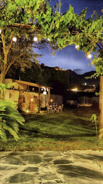 Casa Vacanze Borgo Borghese SantʼAlessio Siculo Εξωτερικό φωτογραφία