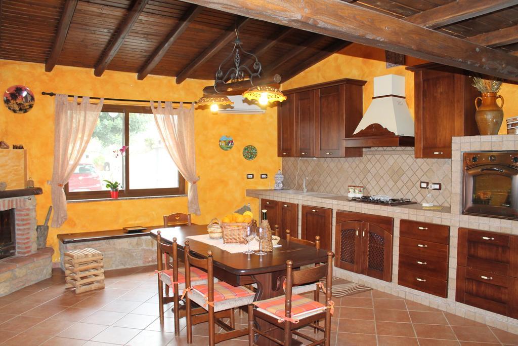 Casa Vacanze Borgo Borghese SantʼAlessio Siculo Δωμάτιο φωτογραφία